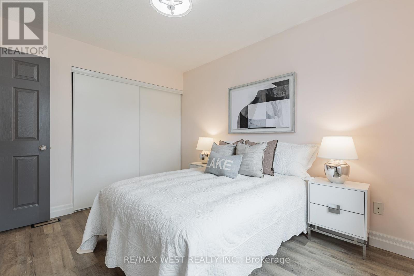 284 Alexander Crescent, Milton (De Dempsey), Ontario  L9T 7C4 - Photo 28 - W12127297
