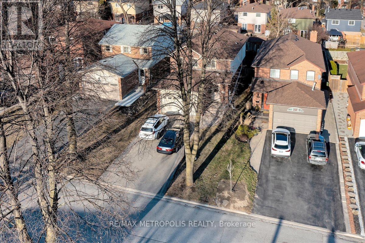 Property at 1125 CEDARCROFT CRESCENT image 2