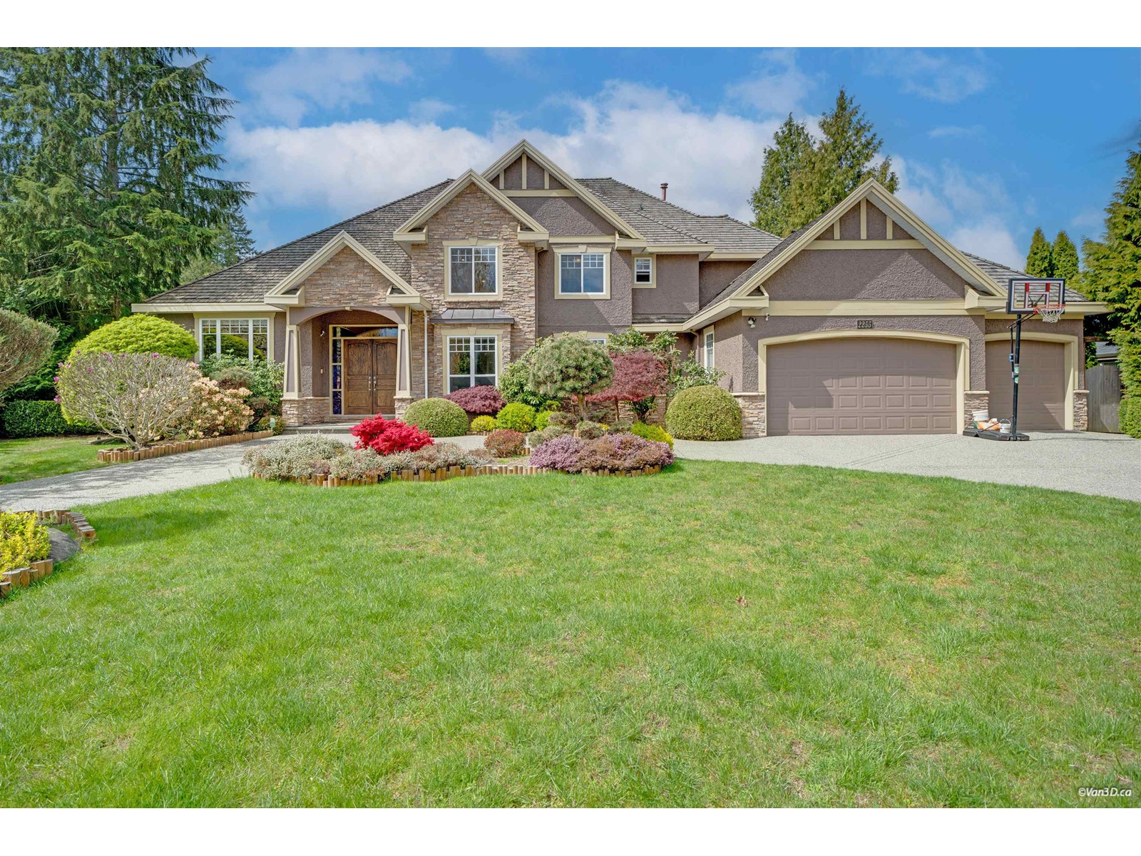2255 135a Street, Surrey, British Columbia  V4A 9V2 - Photo 1 - R2989450