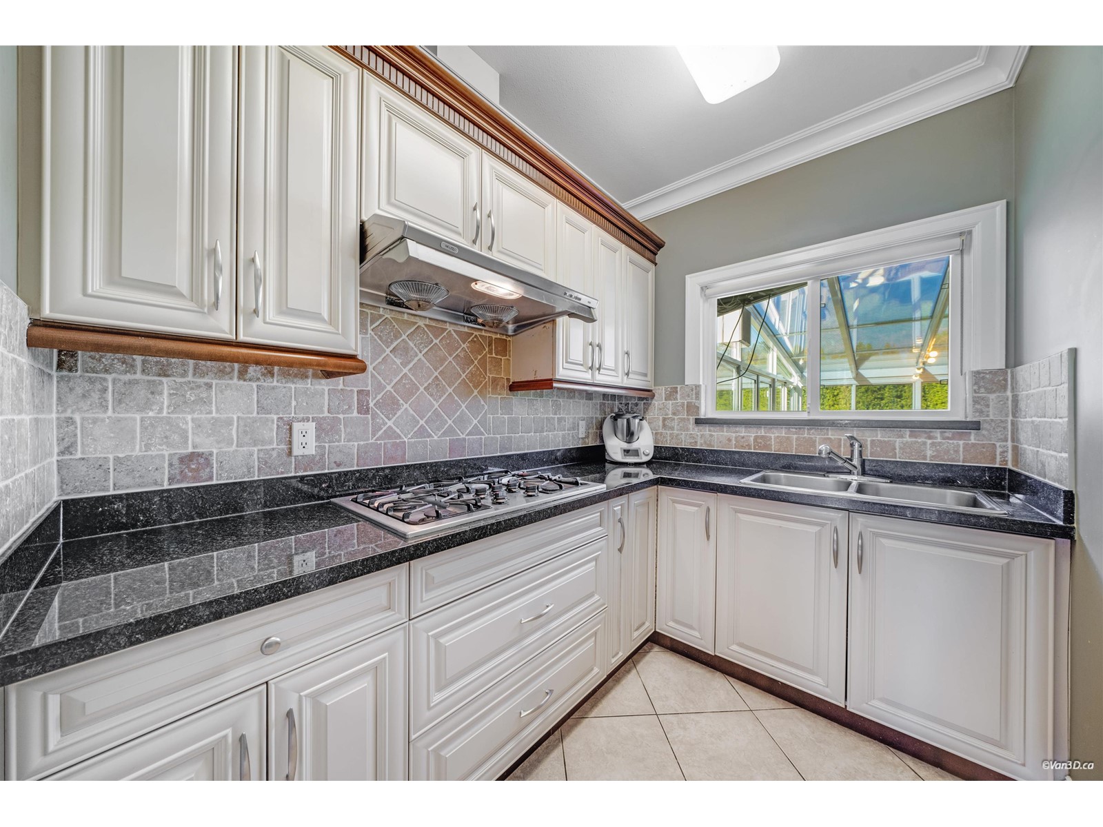 2255 135a Street, Surrey, British Columbia  V4A 9V2 - Photo 7 - R2989450