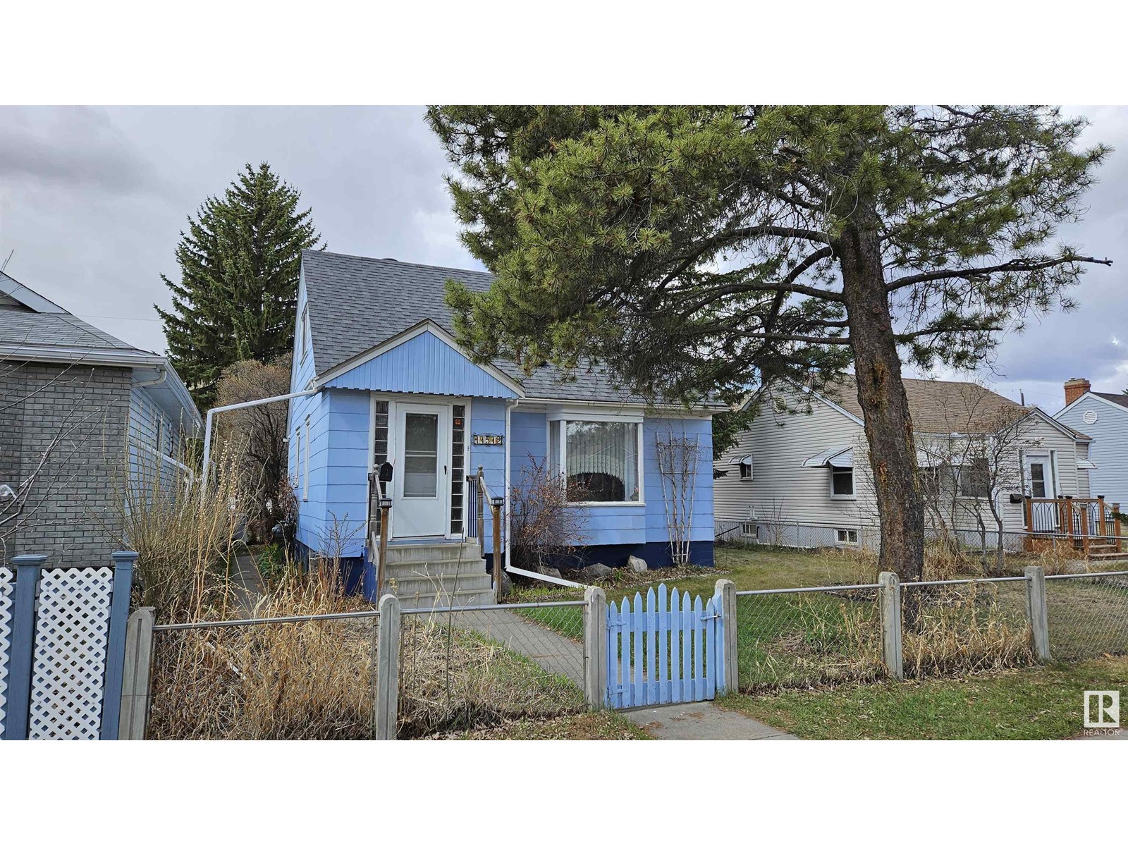Property at 11512 86 ST NW image 1