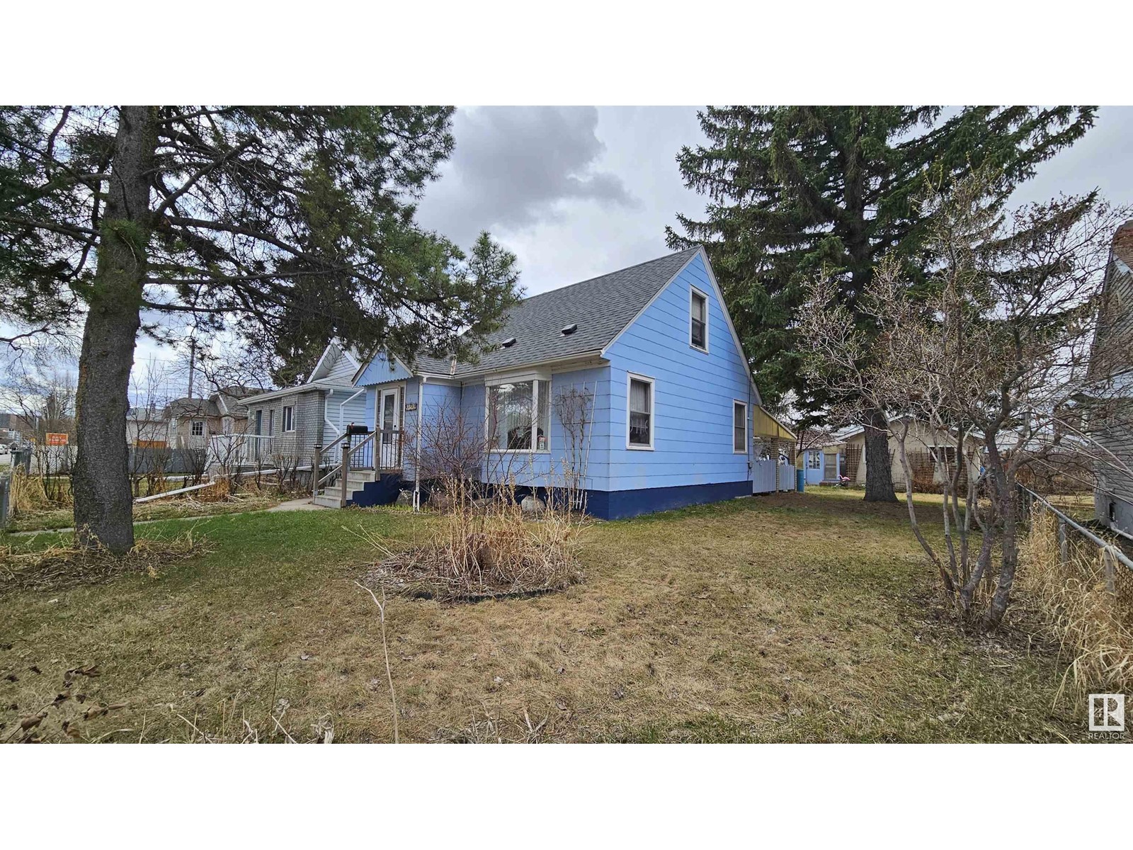 Property at 11512 86 ST NW image 2