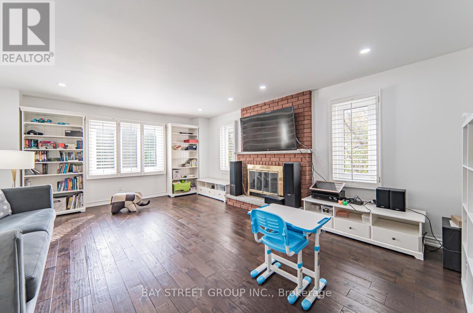 39 Alexandra Wood, Richmond Hill, Ontario  L4B 2L1 - Photo 14 - N12127626