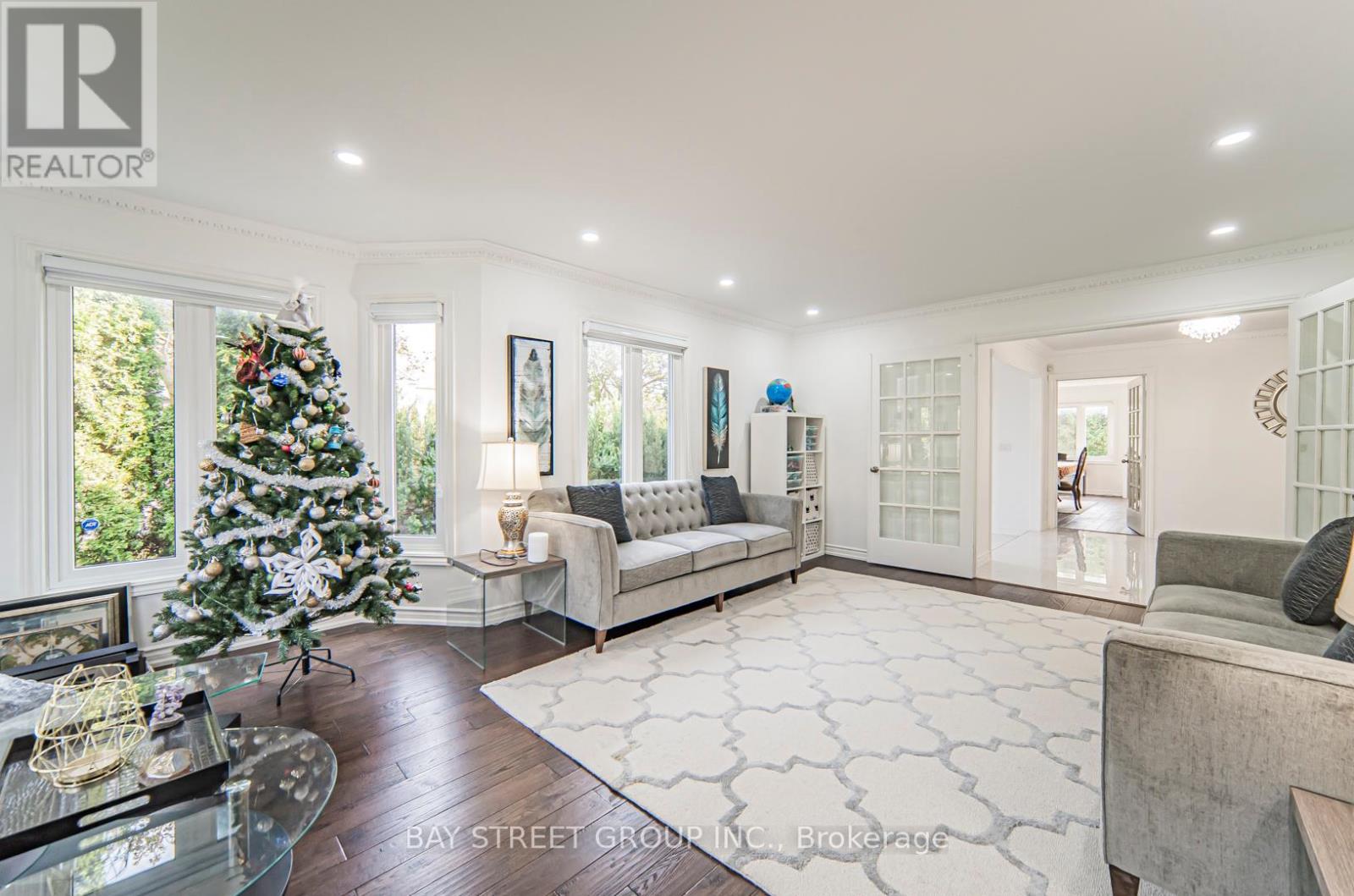 39 Alexandra Wood, Richmond Hill, Ontario  L4B 2L1 - Photo 6 - N12127626
