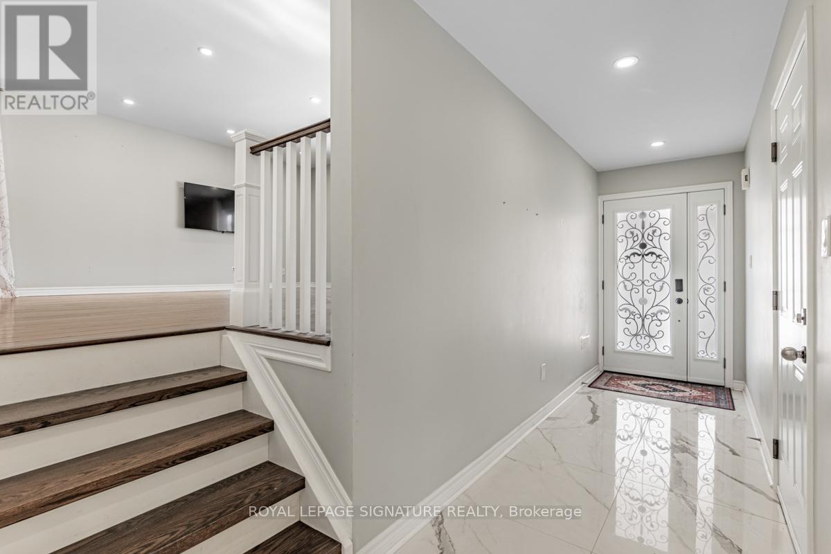Property at 109 IMPERIAL CRESCENT image 4
