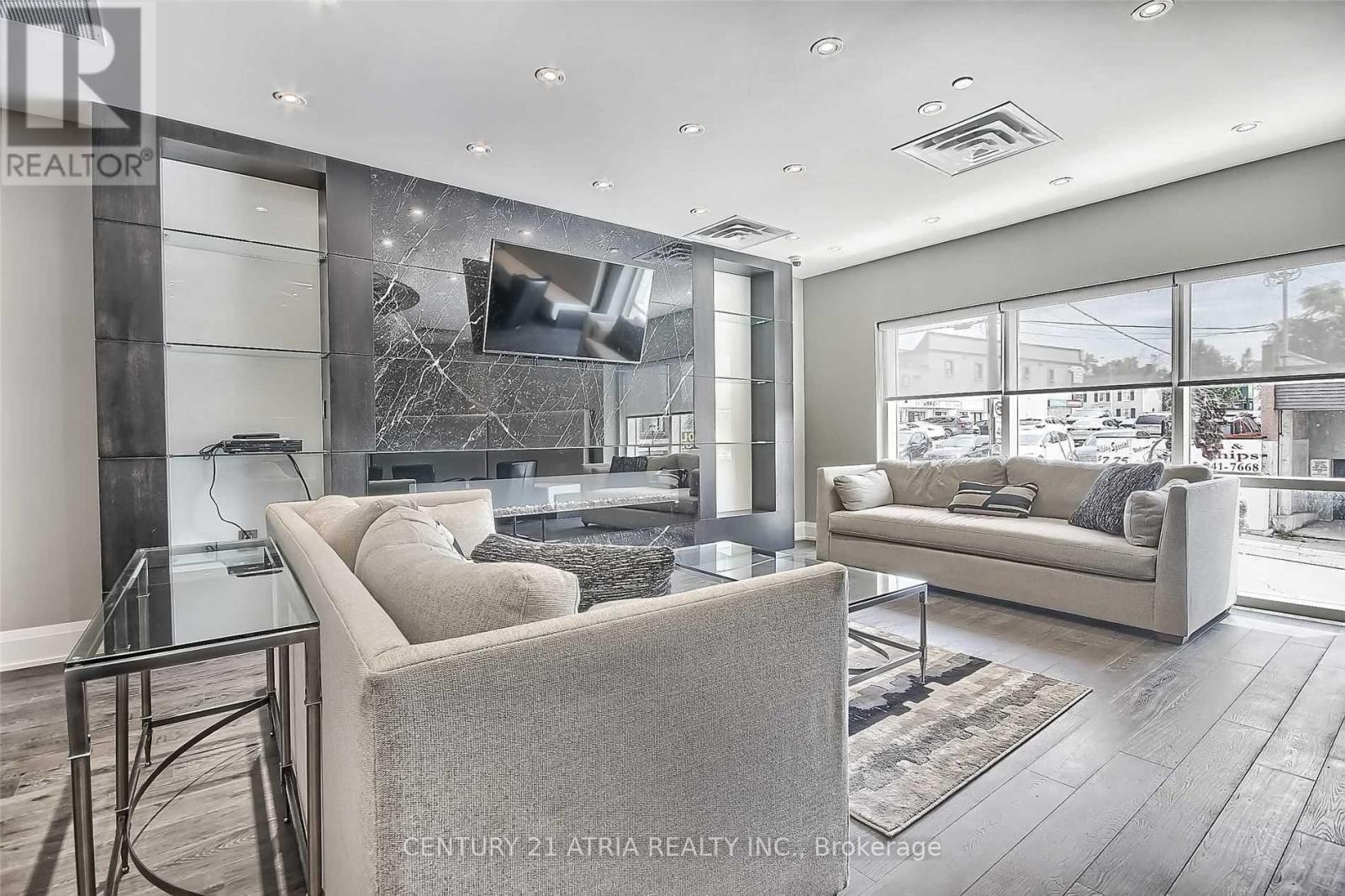 Property at 404A - 15277 YONGE STREET image 5