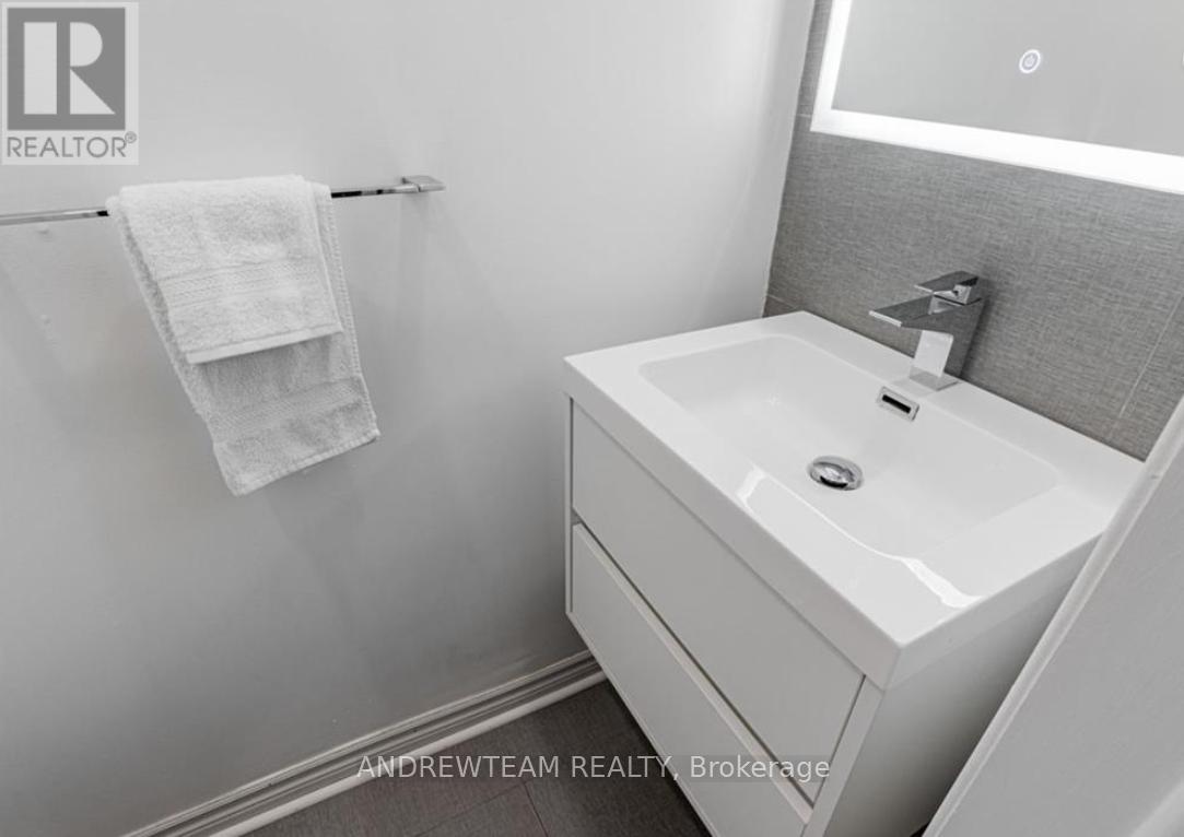 382 Lynett Crescent, Richmond Hill (Crosby), Ontario  L4C 2V5 - Photo 15 - N12127674