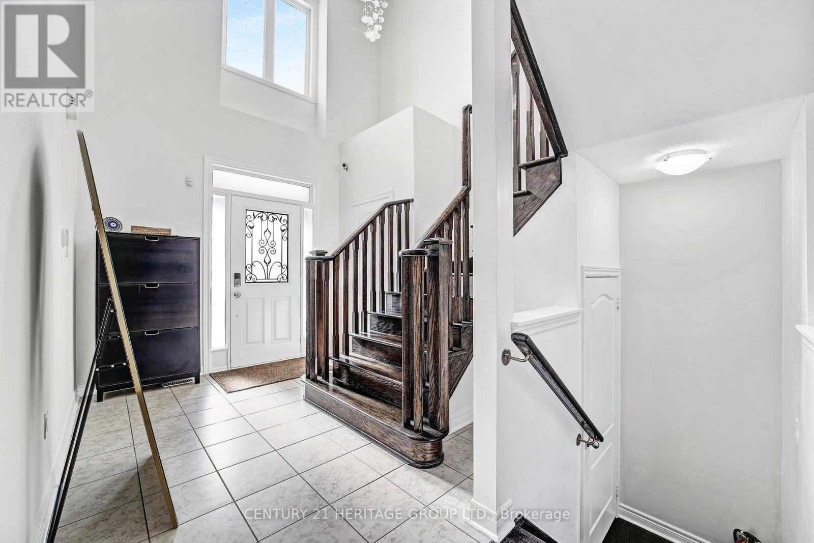 Property at 32 AMBERWING LANDING image 2