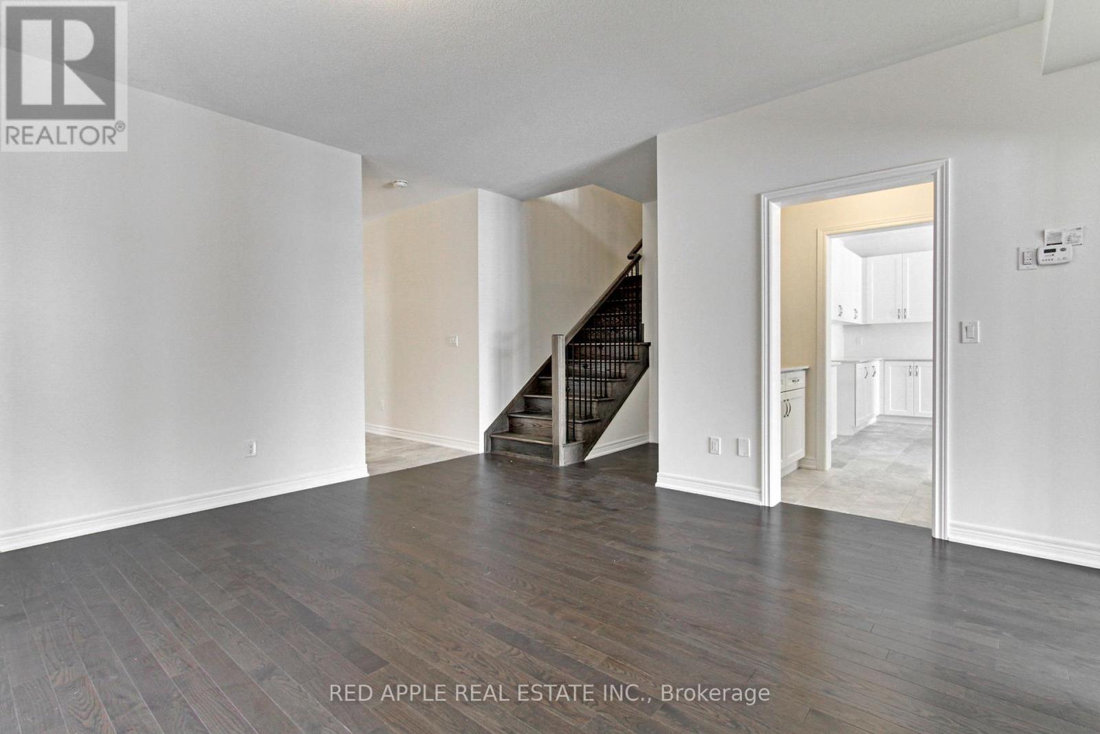 1519 Davis Loop Circle, Innisfil, Ontario  L0L 1W0 - Photo 10 - N12127718