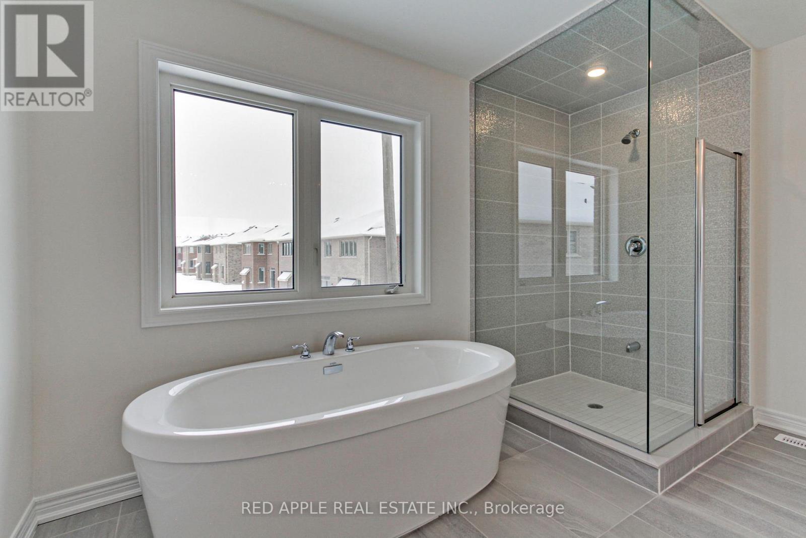 1519 Davis Loop Circle, Innisfil, Ontario  L0L 1W0 - Photo 31 - N12127718