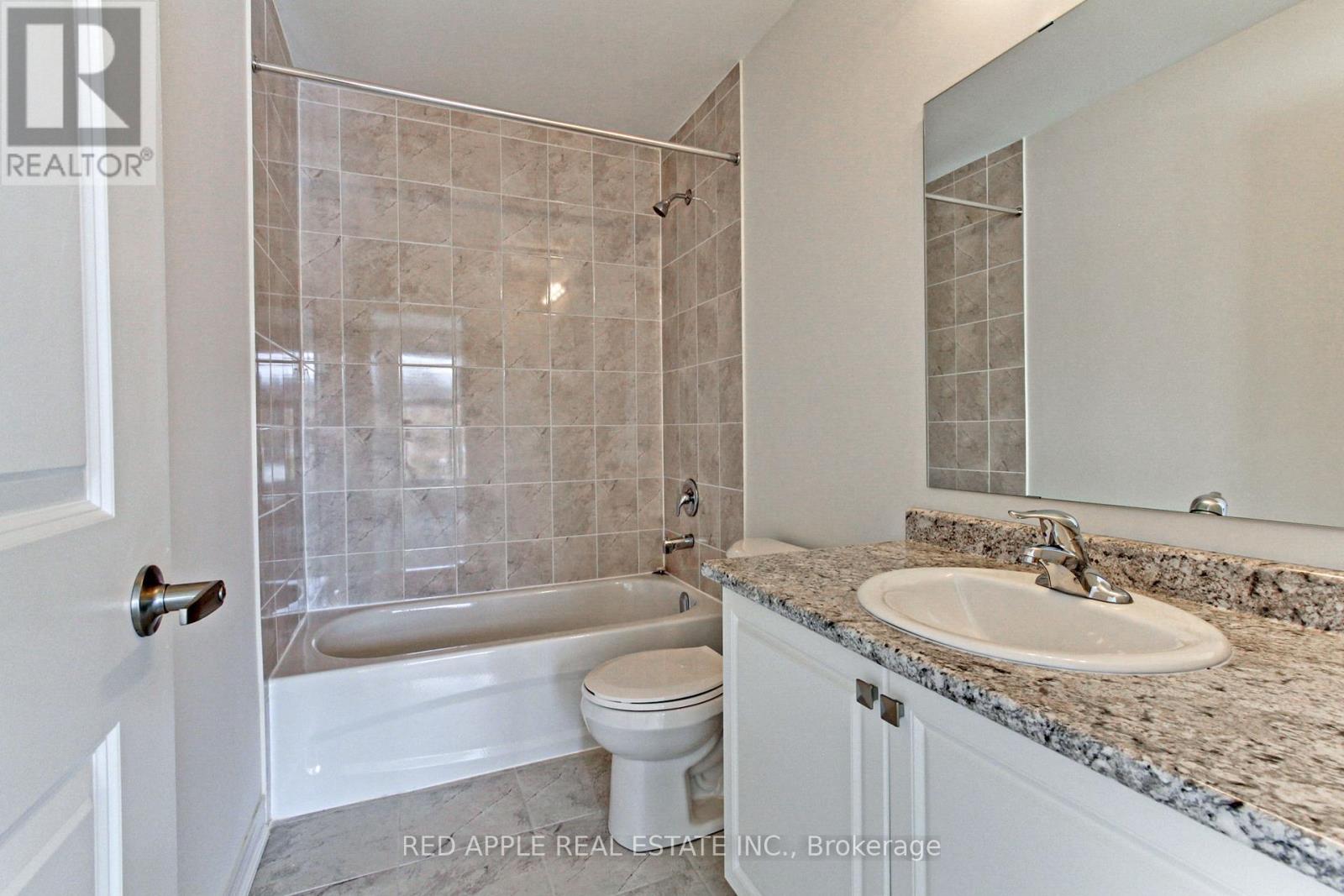 1519 Davis Loop Circle, Innisfil, Ontario  L0L 1W0 - Photo 44 - N12127718
