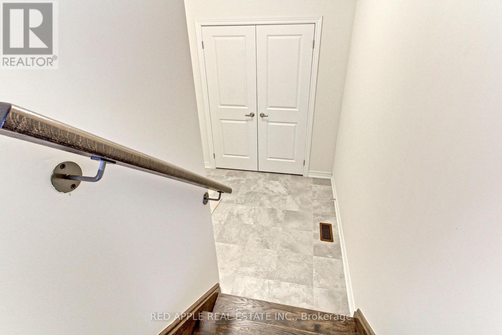 1519 Davis Loop Circle, Innisfil, Ontario  L0L 1W0 - Photo 46 - N12127718