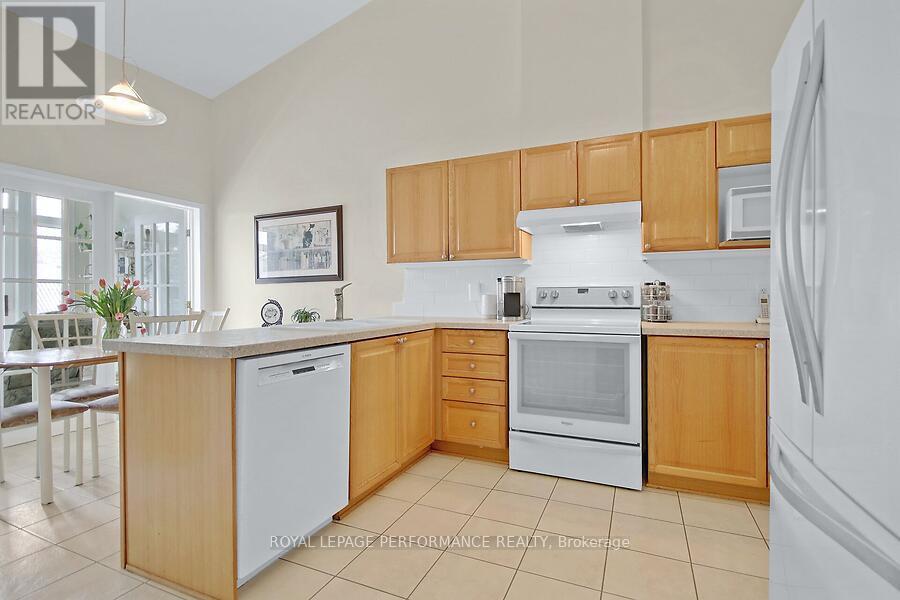 6 Briardale Crescent, Ottawa, Ontario  K2E 1C2 - Photo 14 - X12121005