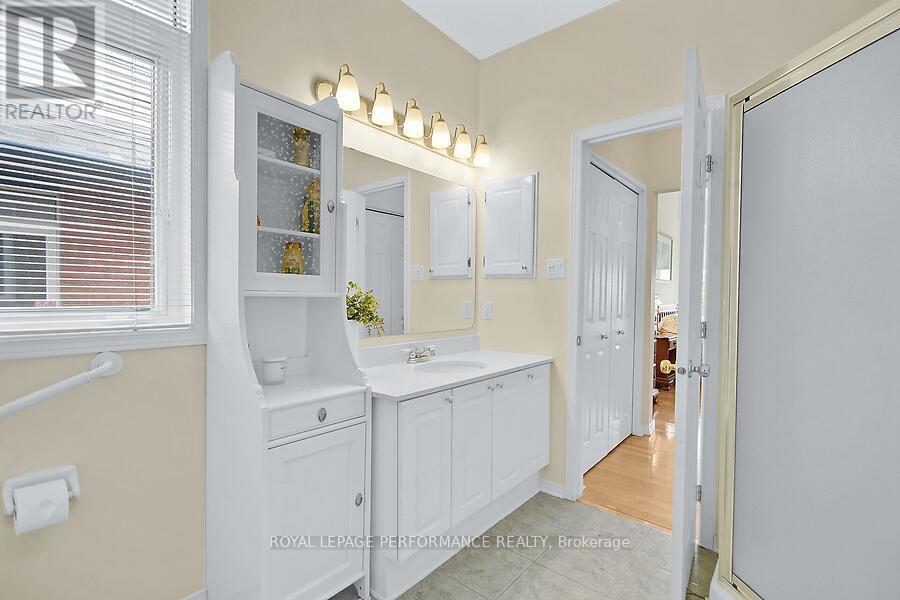 6 Briardale Crescent, Ottawa, Ontario  K2E 1C2 - Photo 30 - X12121005