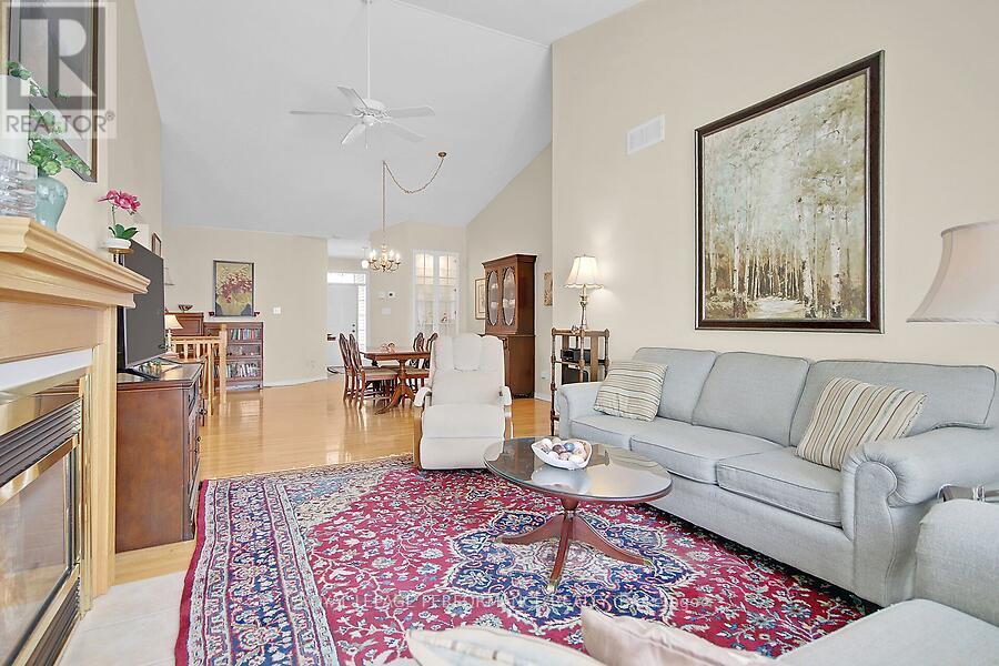 6 Briardale Crescent, Ottawa, Ontario  K2E 1C2 - Photo 7 - X12121005