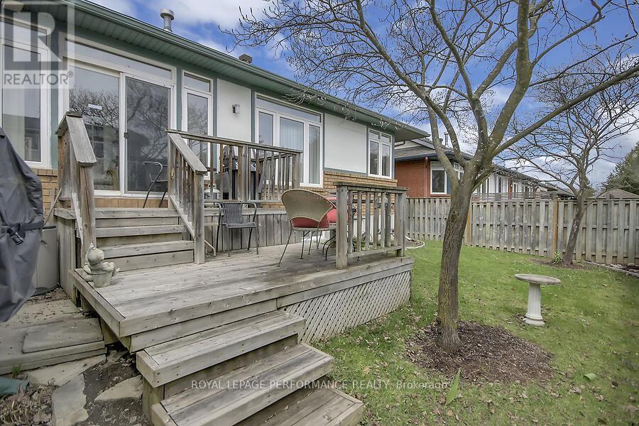 6 Briardale Crescent, Ottawa, Ontario  K2E 1C2 - Photo 47 - X12121005