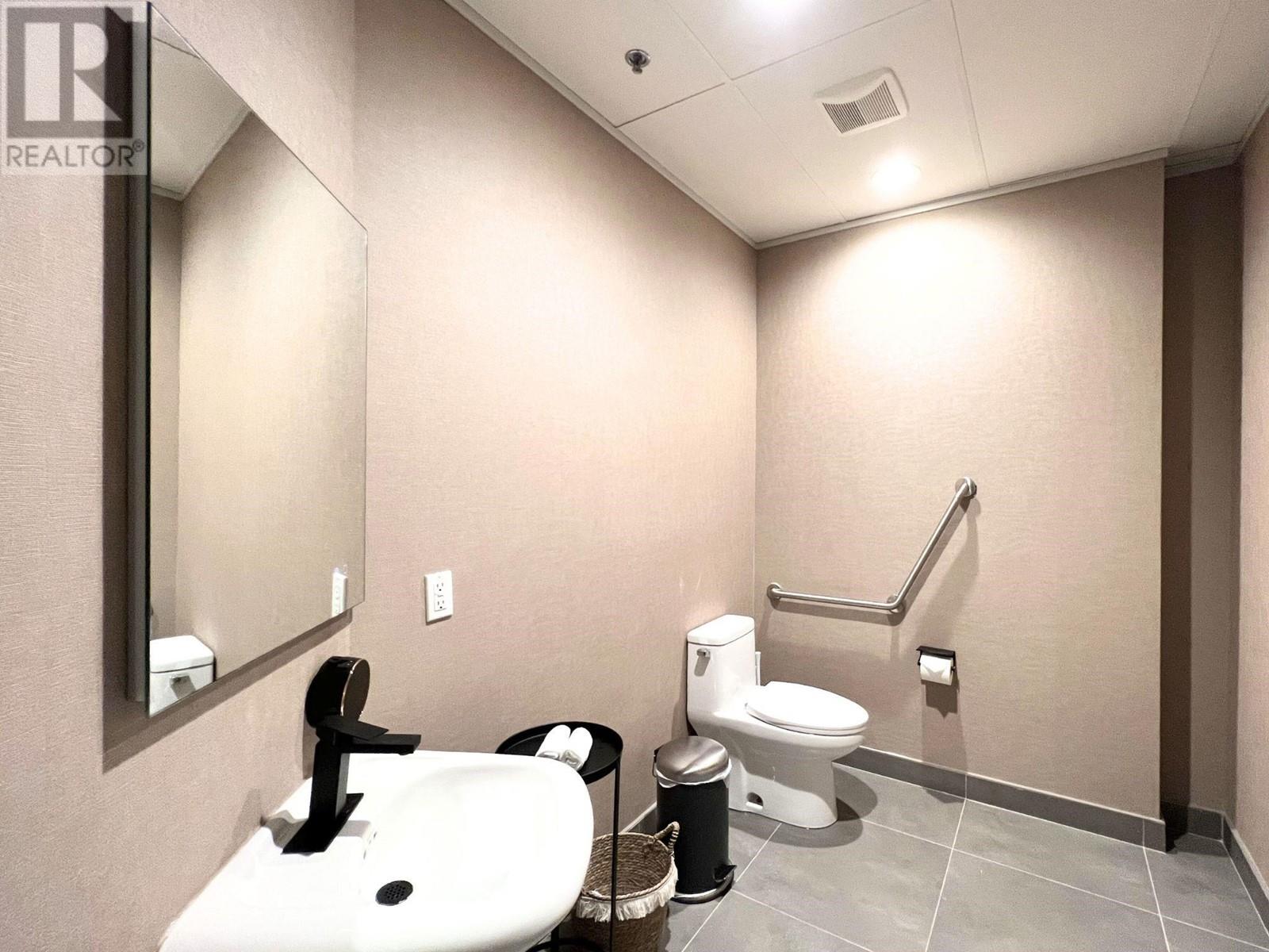 160 5890 No.3 Road, Richmond, British Columbia  V6X 3P6 - Photo 6 - C8068861