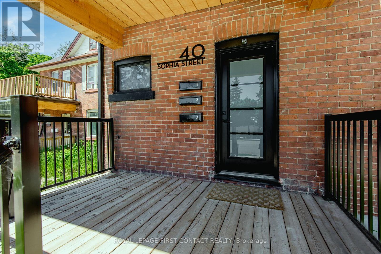 40 Sophia Street W, Barrie, Ontario  L4N 1J3 - Photo 3 - S12127768