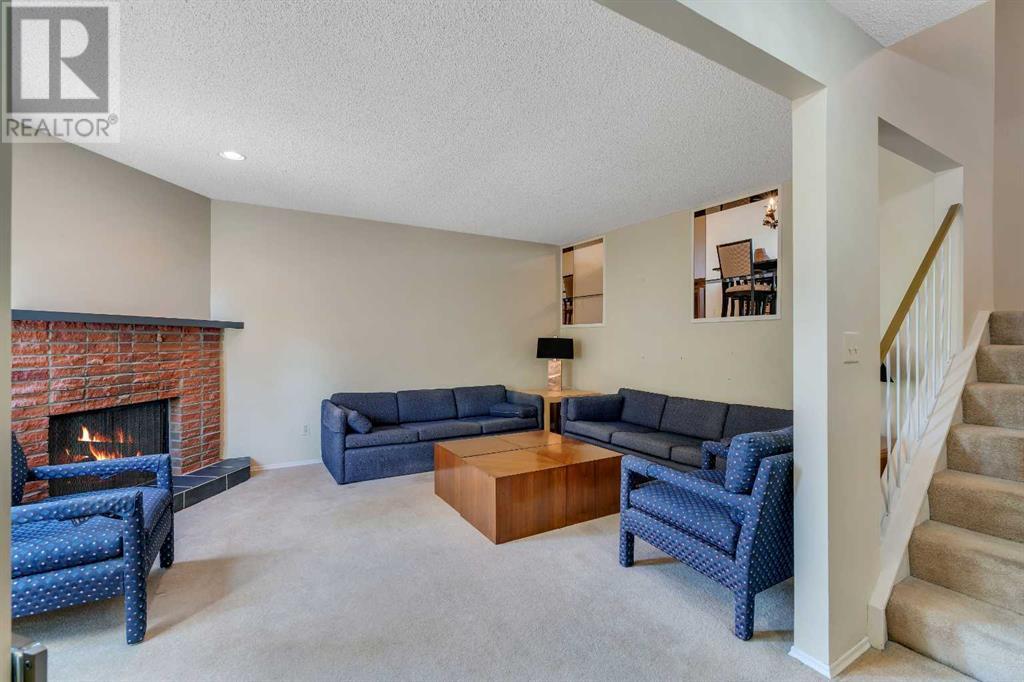 54 Canterbury Gardens Sw, Calgary, Alberta  T2W 2S9 - Photo 3 - A2218203