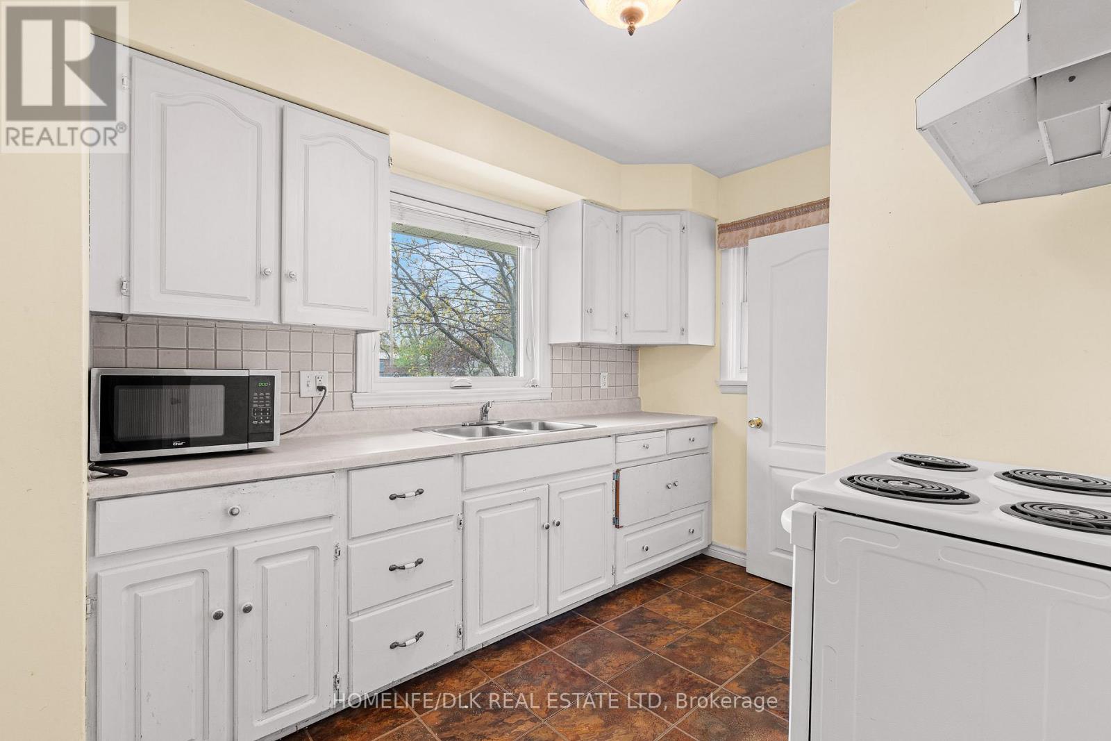 155 Brock Street, Brockville, Ontario  K6V 4G5 - Photo 14 - X12127858