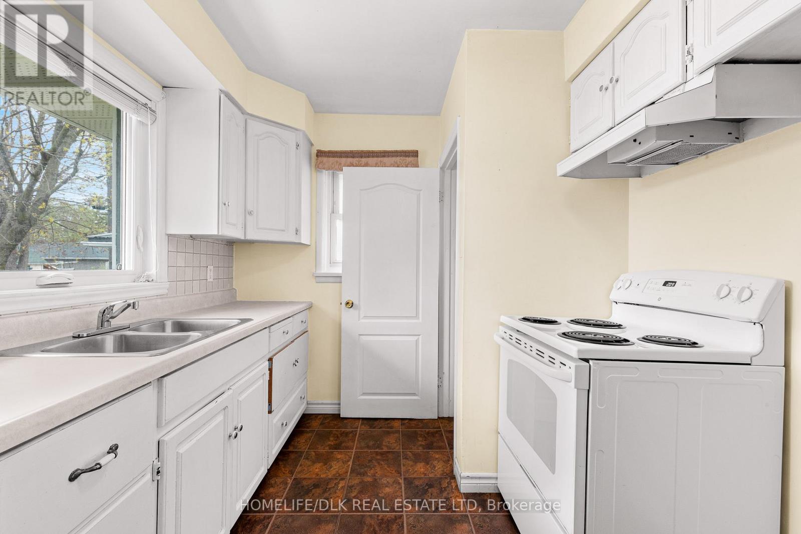 155 Brock Street, Brockville, Ontario  K6V 4G5 - Photo 15 - X12127858