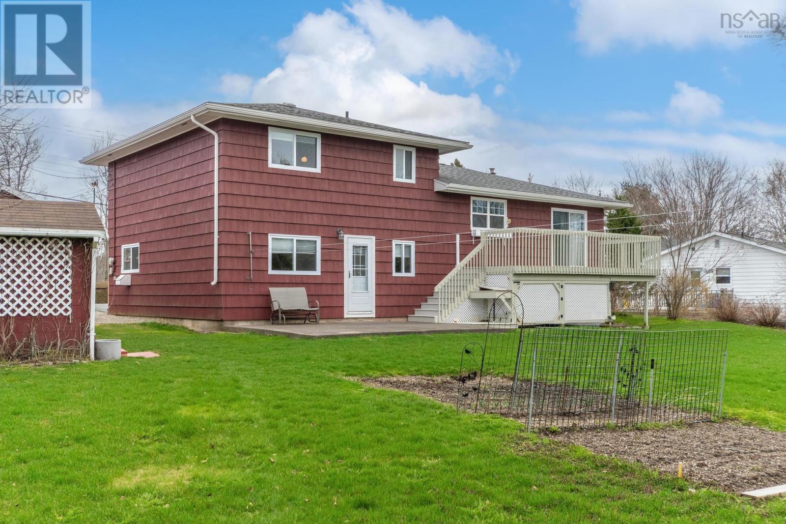 Property at 87 Riverwood Drive image 3