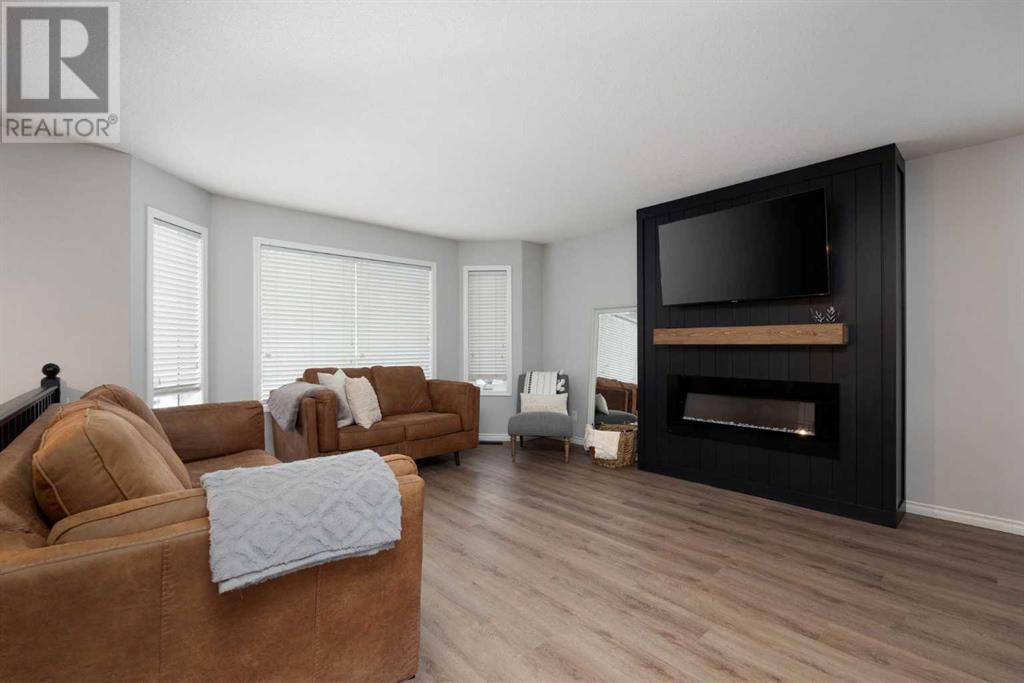 Property at 171 Laboucane Crescent image 3