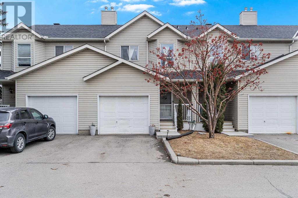 Property at 125 Mt Douglas Manor SE image 1