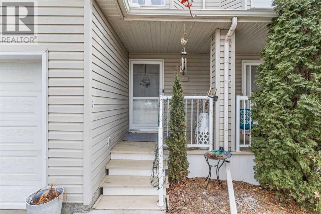 Property at 125 Mt Douglas Manor SE image 4