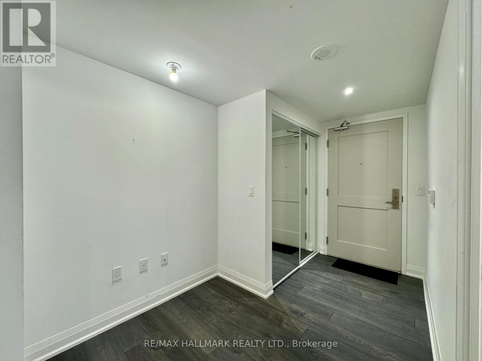 545 - 26 Gibbs Road, Toronto, Ontario  M9B 6L6 - Photo 24 - W12127635