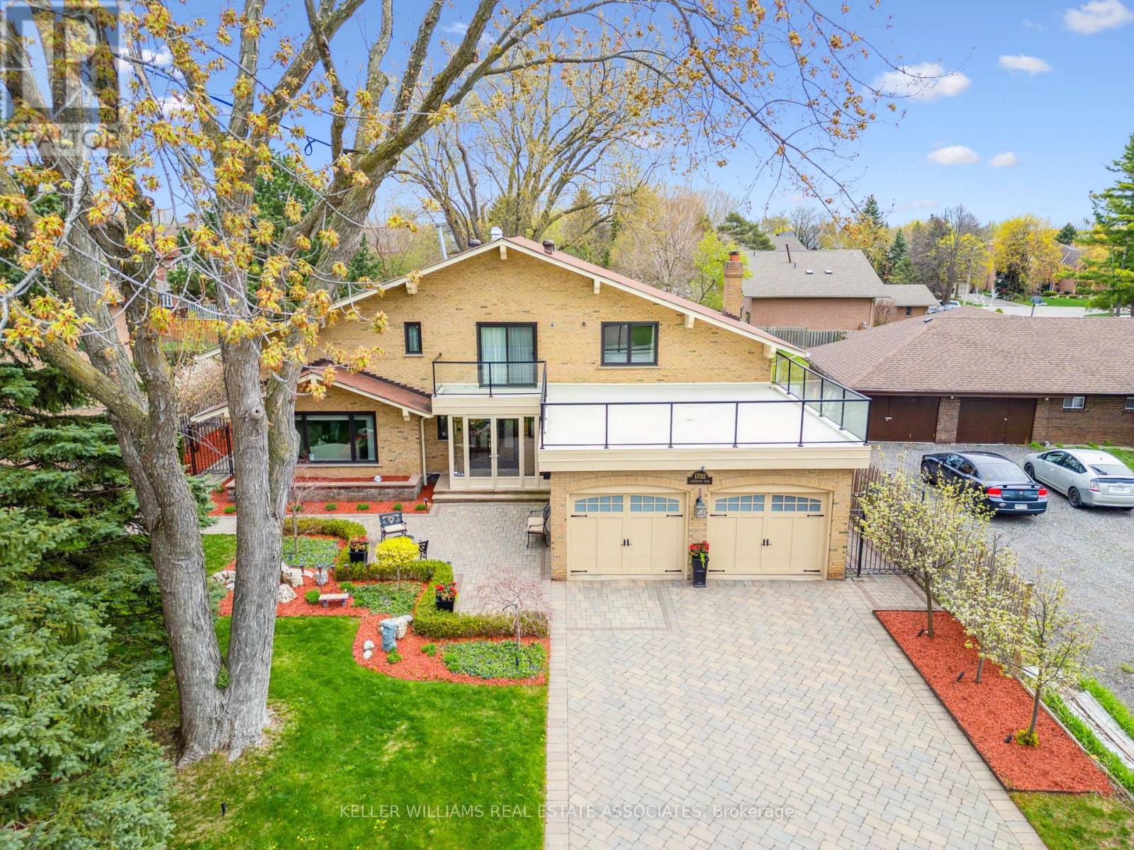 1702 Carrington Road, Mississauga, Ontario  L5M 2K2 - Photo 2 - W12127647