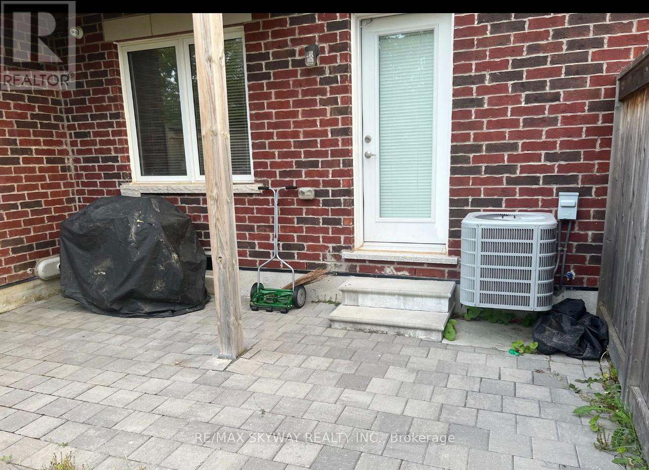 6 - 11 Autumnwood Avenue, Brampton, Ontario  L6Y 6G3 - Photo 14 - W12127747