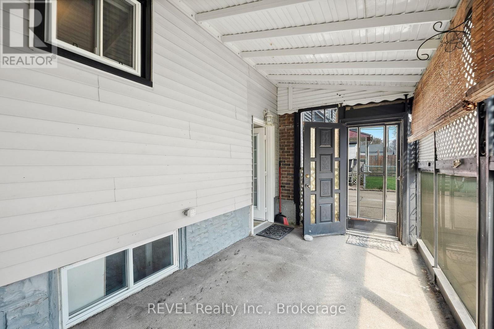 298 Mcalpine Avenue S, Welland, Ontario  L3B 1V2 - Photo 28 - X12127852