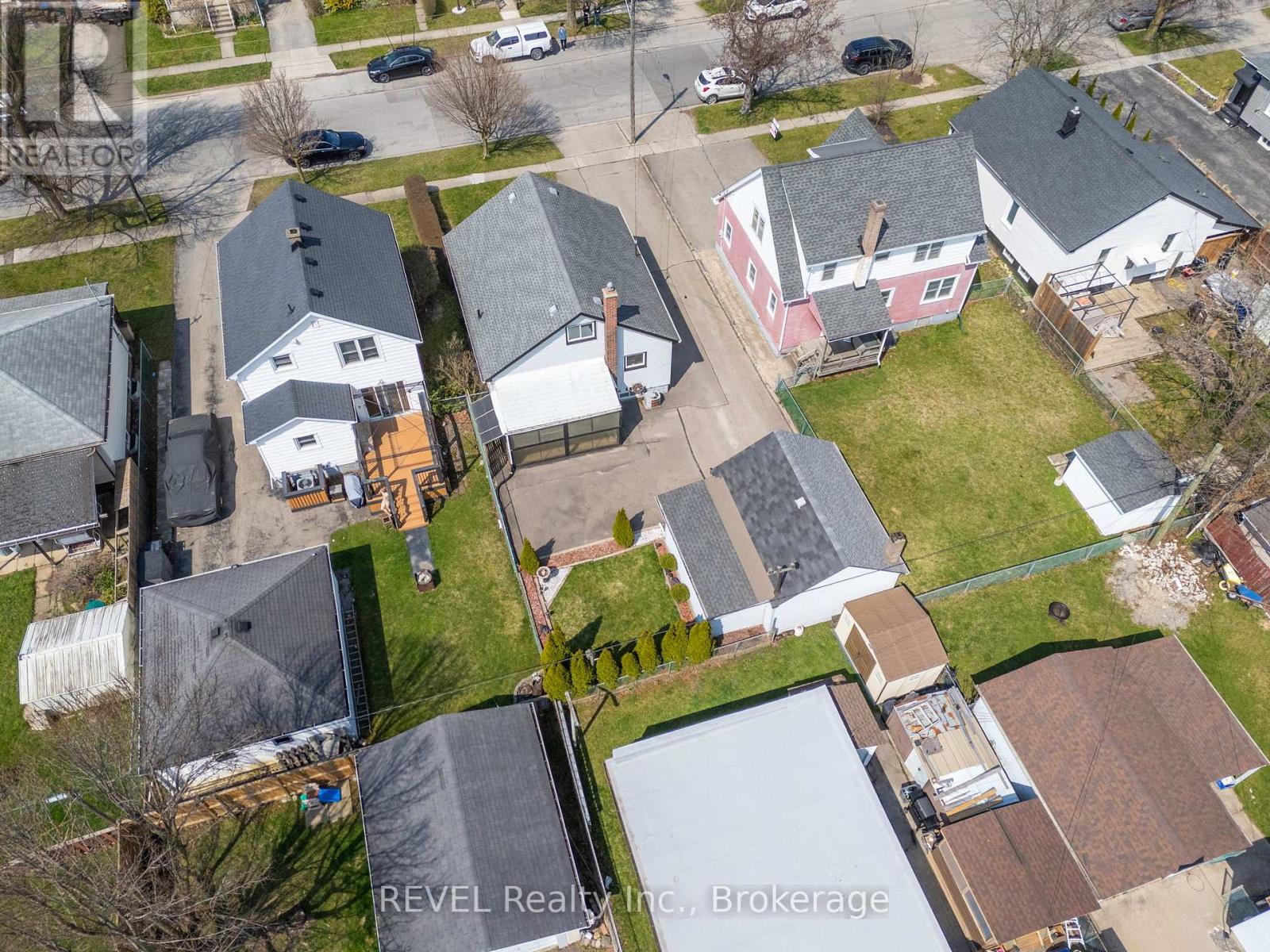 298 Mcalpine Avenue S, Welland, Ontario  L3B 1V2 - Photo 33 - X12127852