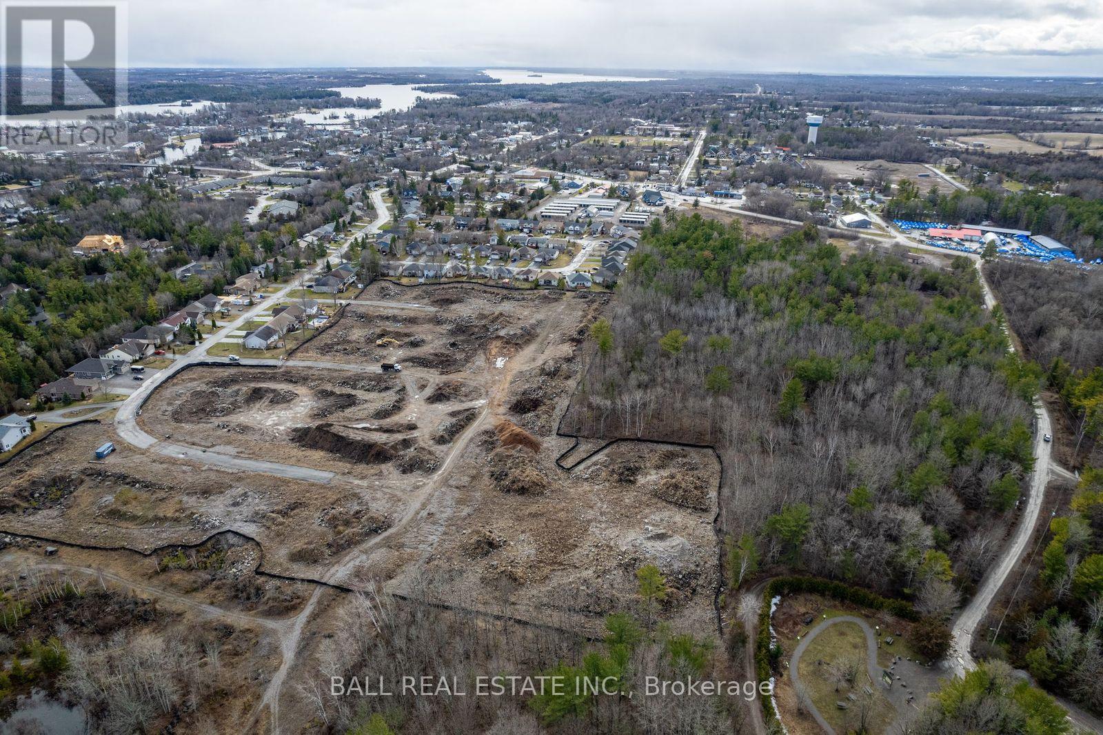 13 Hemlock Crescent, Kawartha Lakes, Ontario  K0M 1A0 - Photo 9 - X12117444
