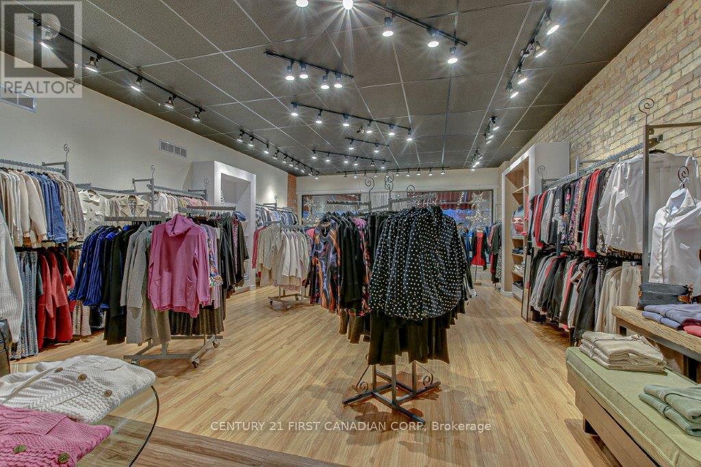 431 Talbot Street, St. Thomas, Ontario  N5P 1C1 - Photo 4 - X12124866
