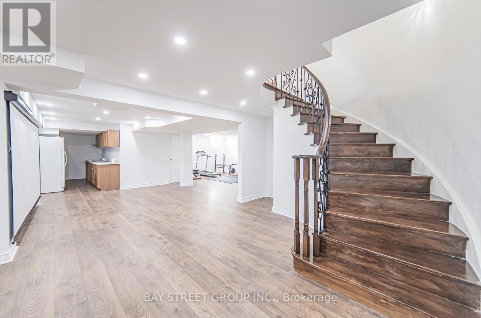 39 Alexandra Wood, Richmond Hill, Ontario  L4B 2L1 - Photo 29 - N12127626