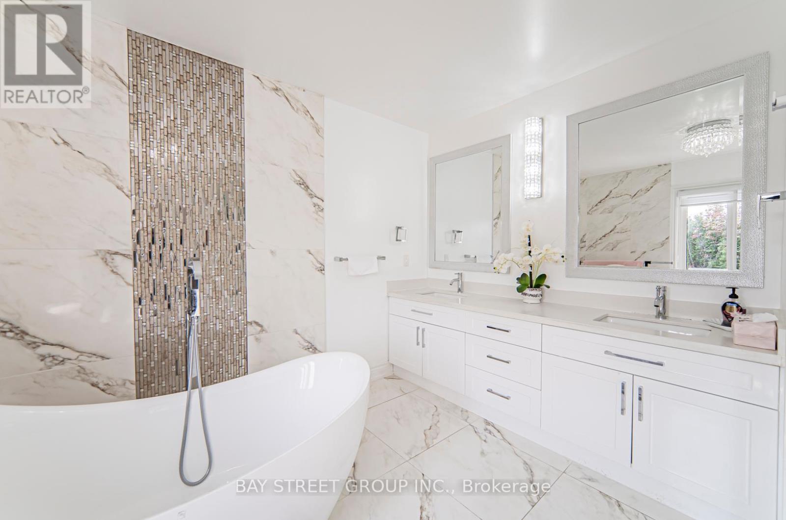 39 Alexandra Wood, Richmond Hill, Ontario  L4B 2L1 - Photo 24 - N12127626
