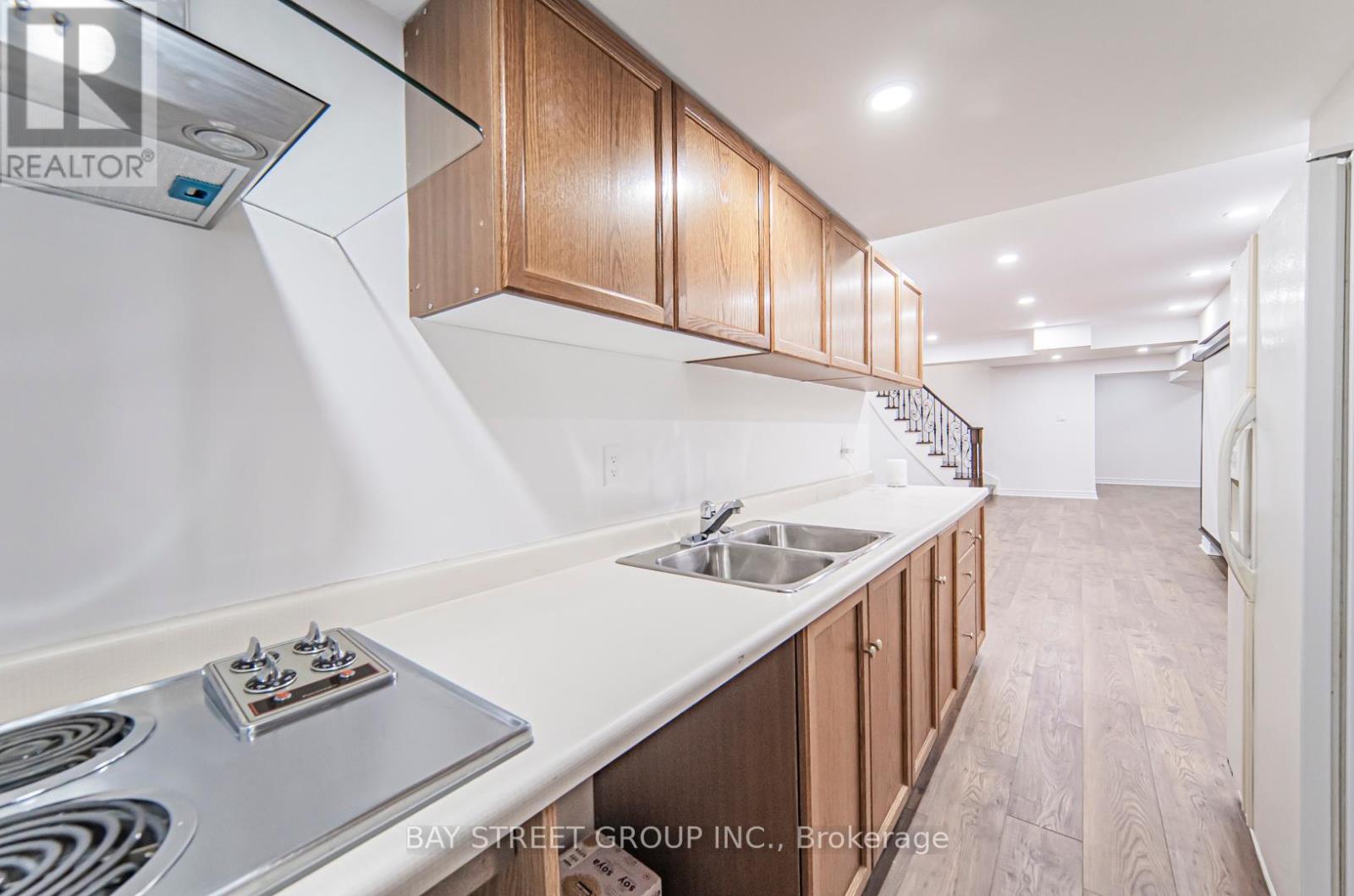 39 Alexandra Wood, Richmond Hill, Ontario  L4B 2L1 - Photo 36 - N12127626