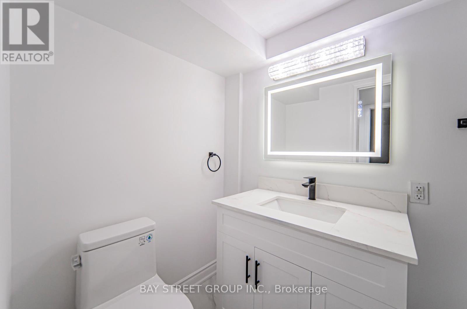 39 Alexandra Wood, Richmond Hill, Ontario  L4B 2L1 - Photo 37 - N12127626