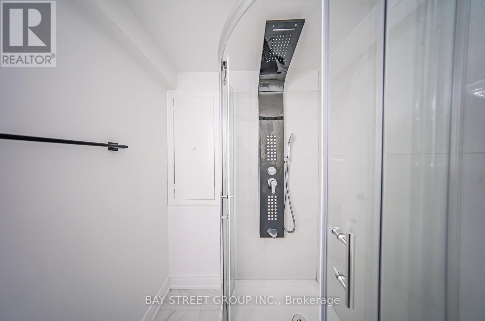 39 Alexandra Wood, Richmond Hill, Ontario  L4B 2L1 - Photo 38 - N12127626