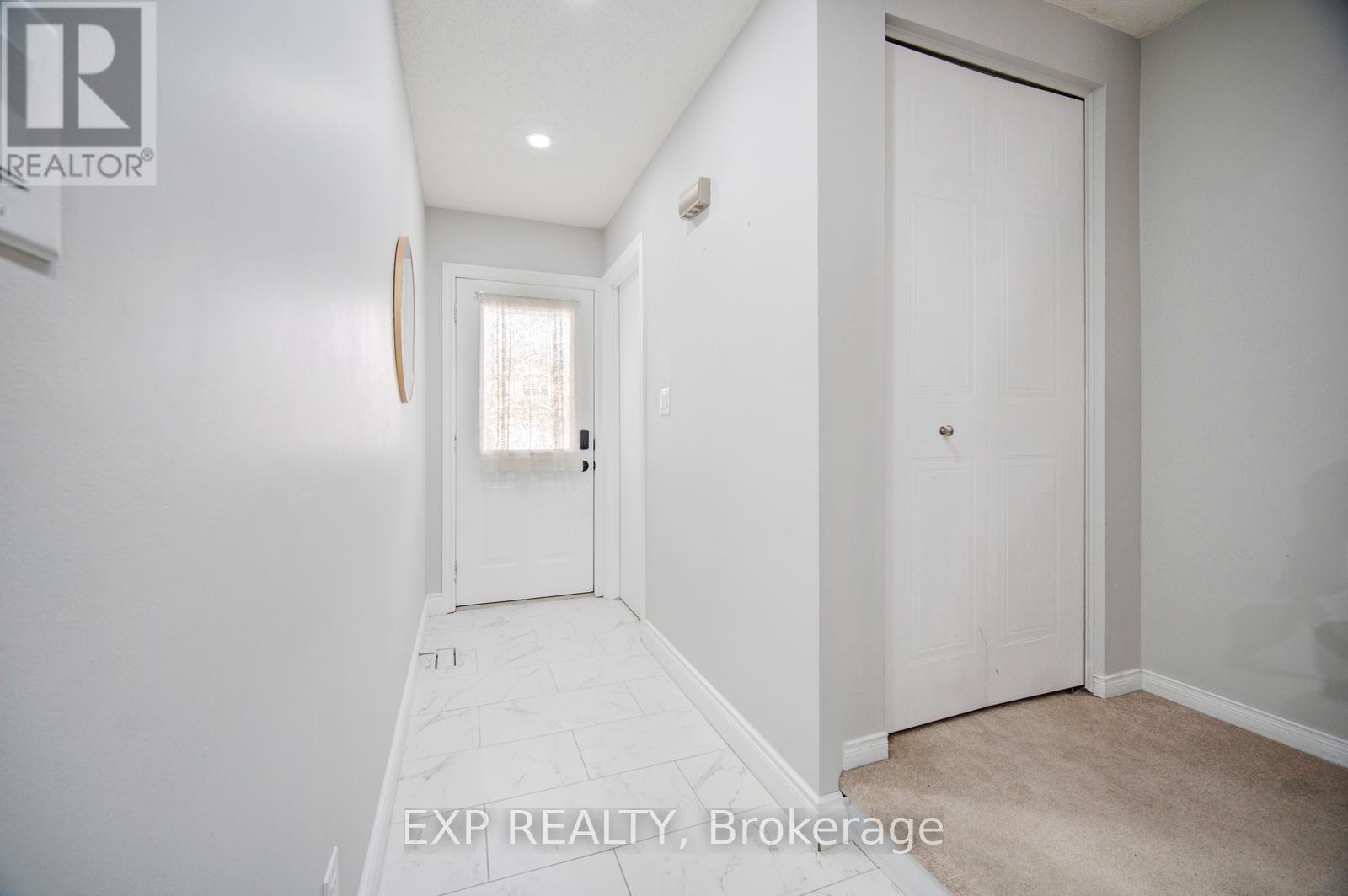 Property at 179 HENHOEFFER CRESCENT image 4