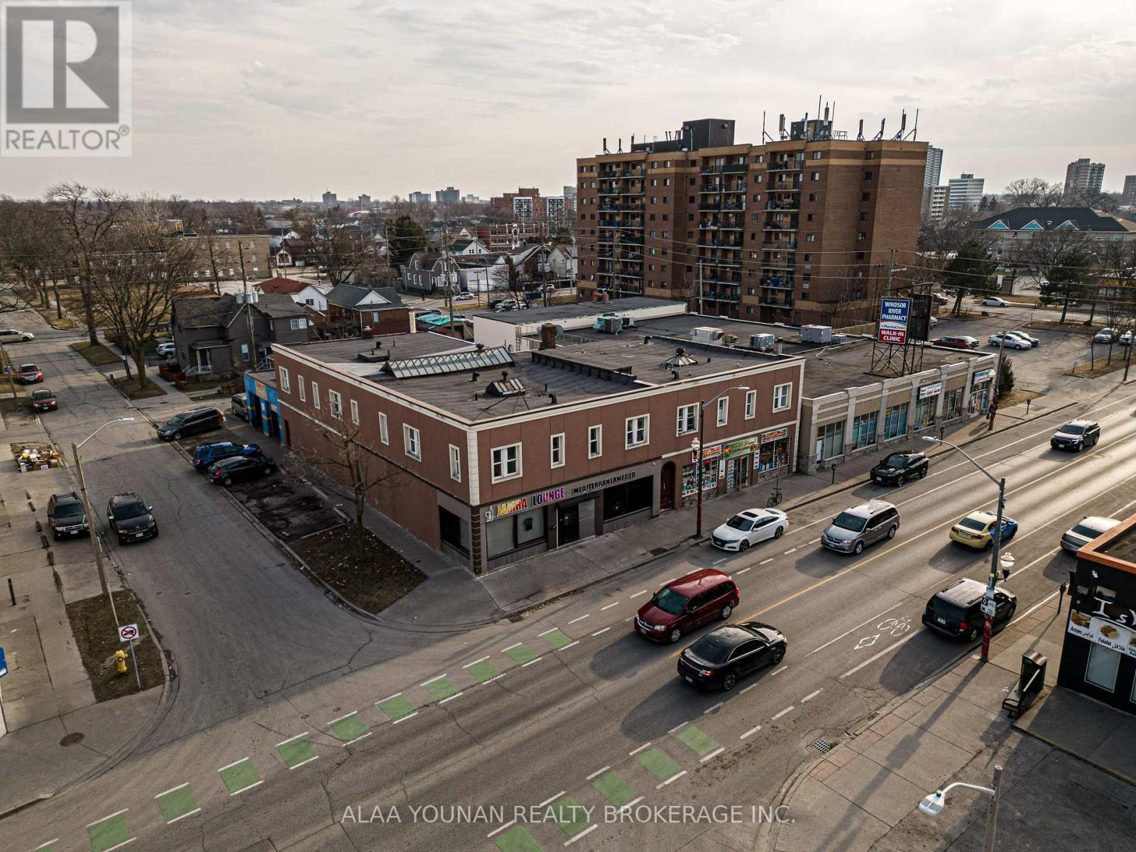 Property at 679 WYANDOTTE STREET E image 2