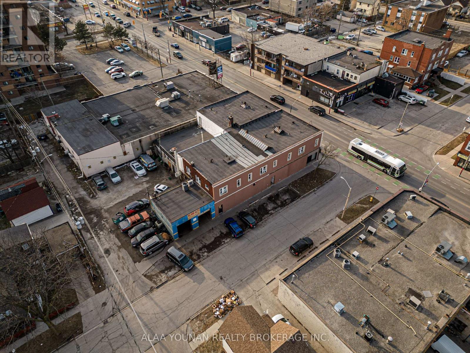 679 Wyandotte Street E, Windsor, Ontario  N9A 3J3 - Photo 6 - X12127630