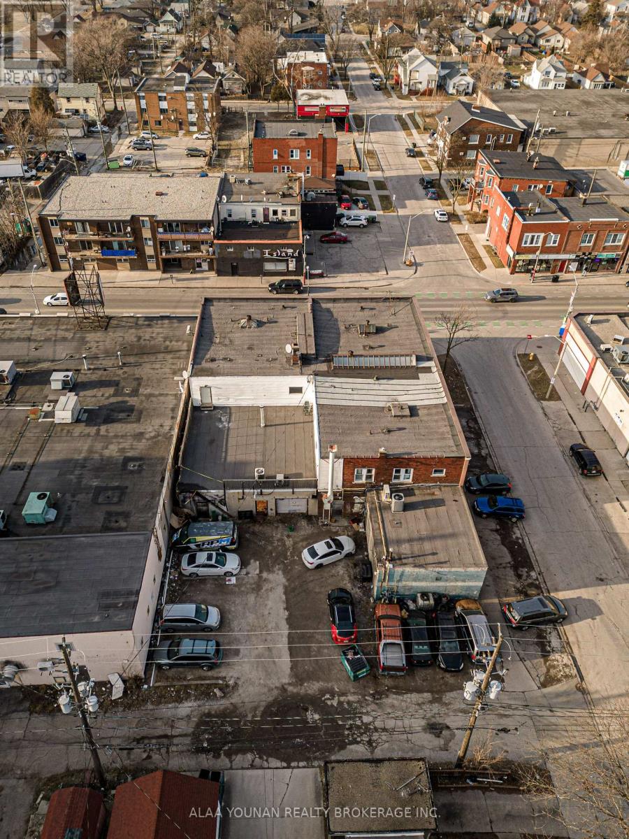 679 Wyandotte Street E, Windsor, Ontario  N9A 3J3 - Photo 7 - X12127630