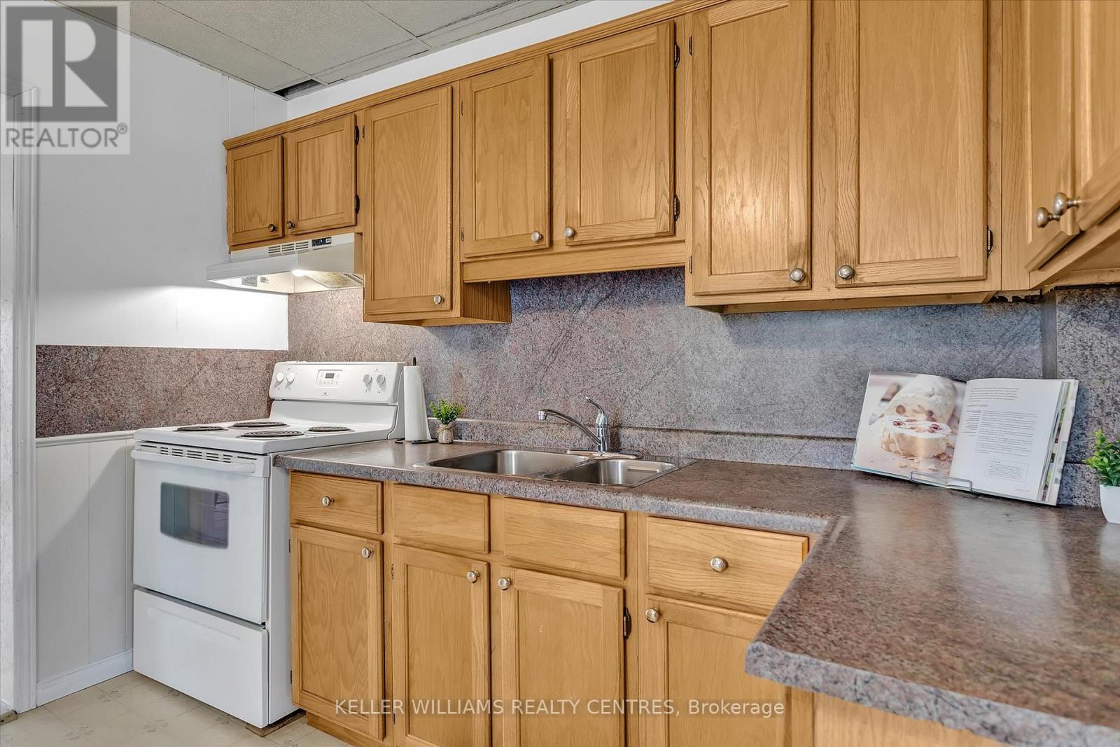 104 Princess Street, Peterborough, Ontario  K9J 2A9 - Photo 13 - X12127640