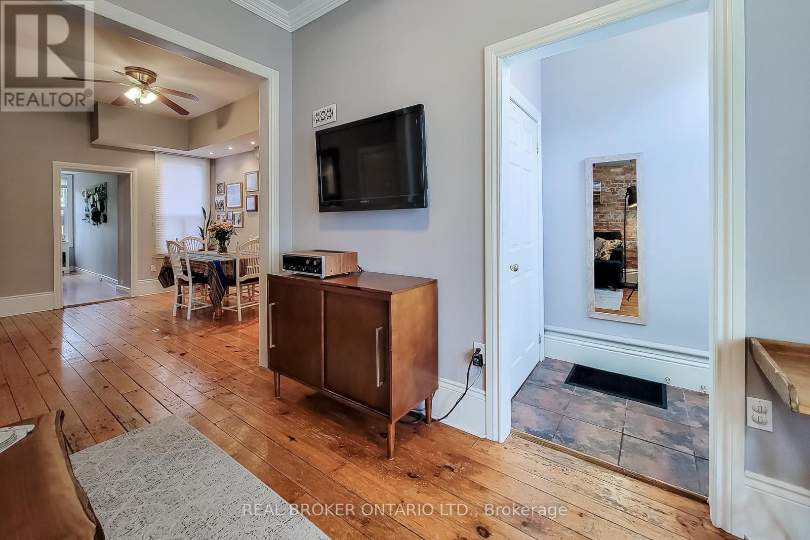 Property at 279 MARY STREET image 5
