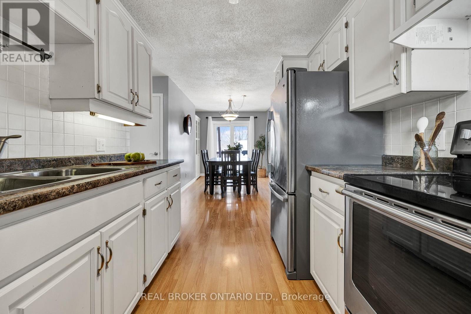 550 Raglan Street, Minto, Ontario  N0G 2P0 - Photo 12 - X12127741