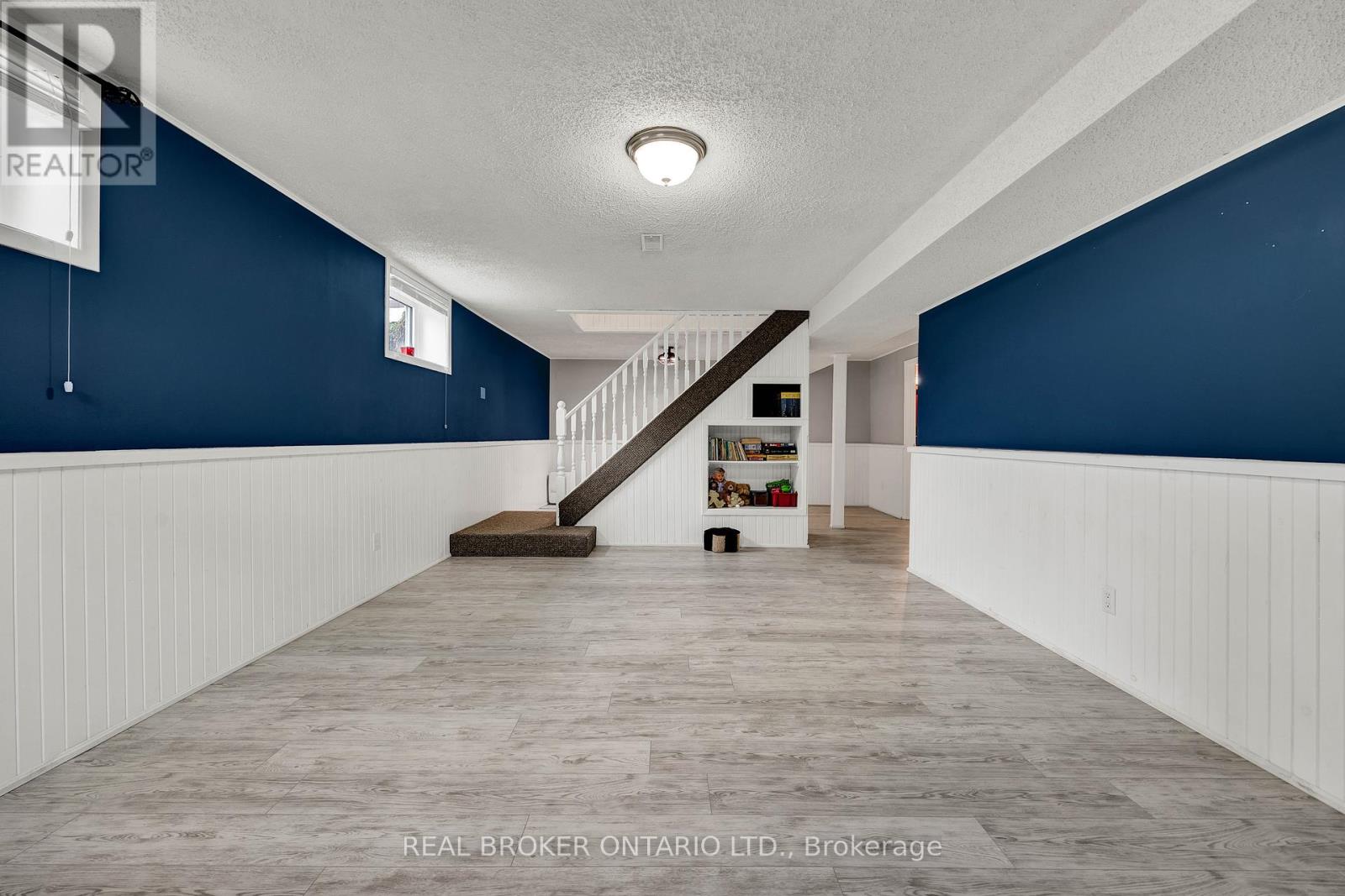 550 Raglan Street, Minto, Ontario  N0G 2P0 - Photo 21 - X12127741