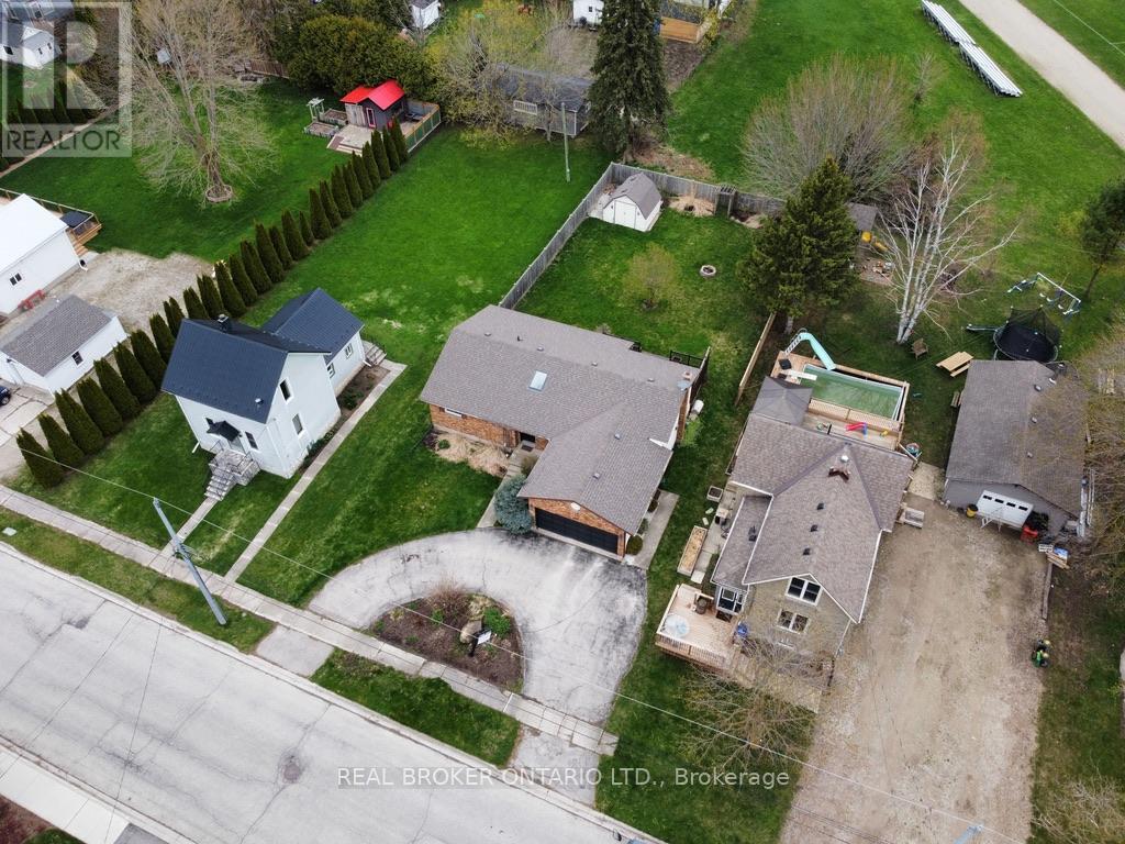 550 Raglan Street, Minto, Ontario  N0G 2P0 - Photo 32 - X12127741